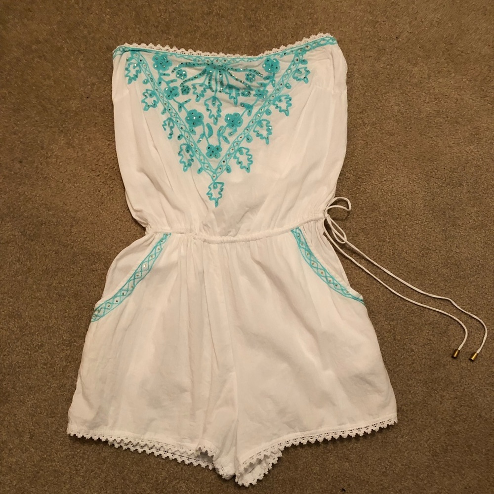 Strapless shorts romper